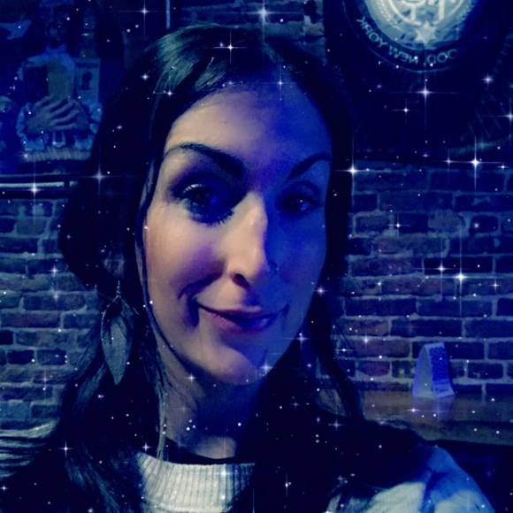 Meet your Posher, Amanda - Picture 1 of 1